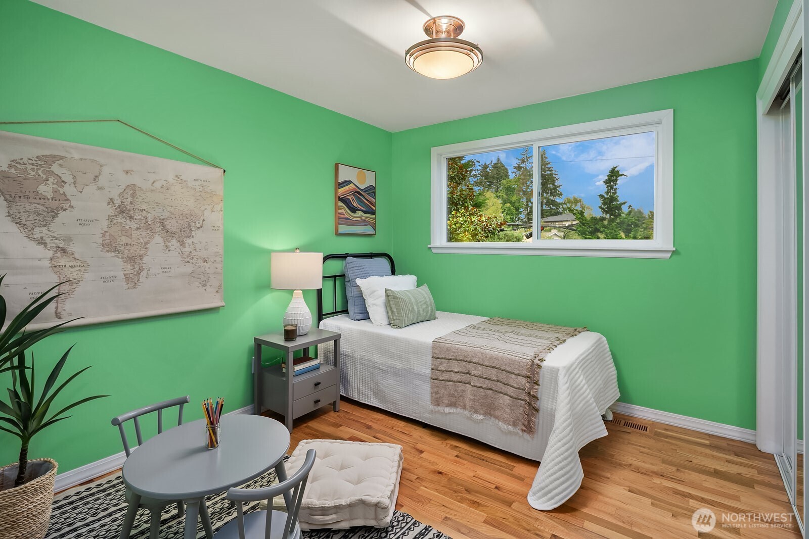 909 110th Avenue SE, Bellevue, WA 98004