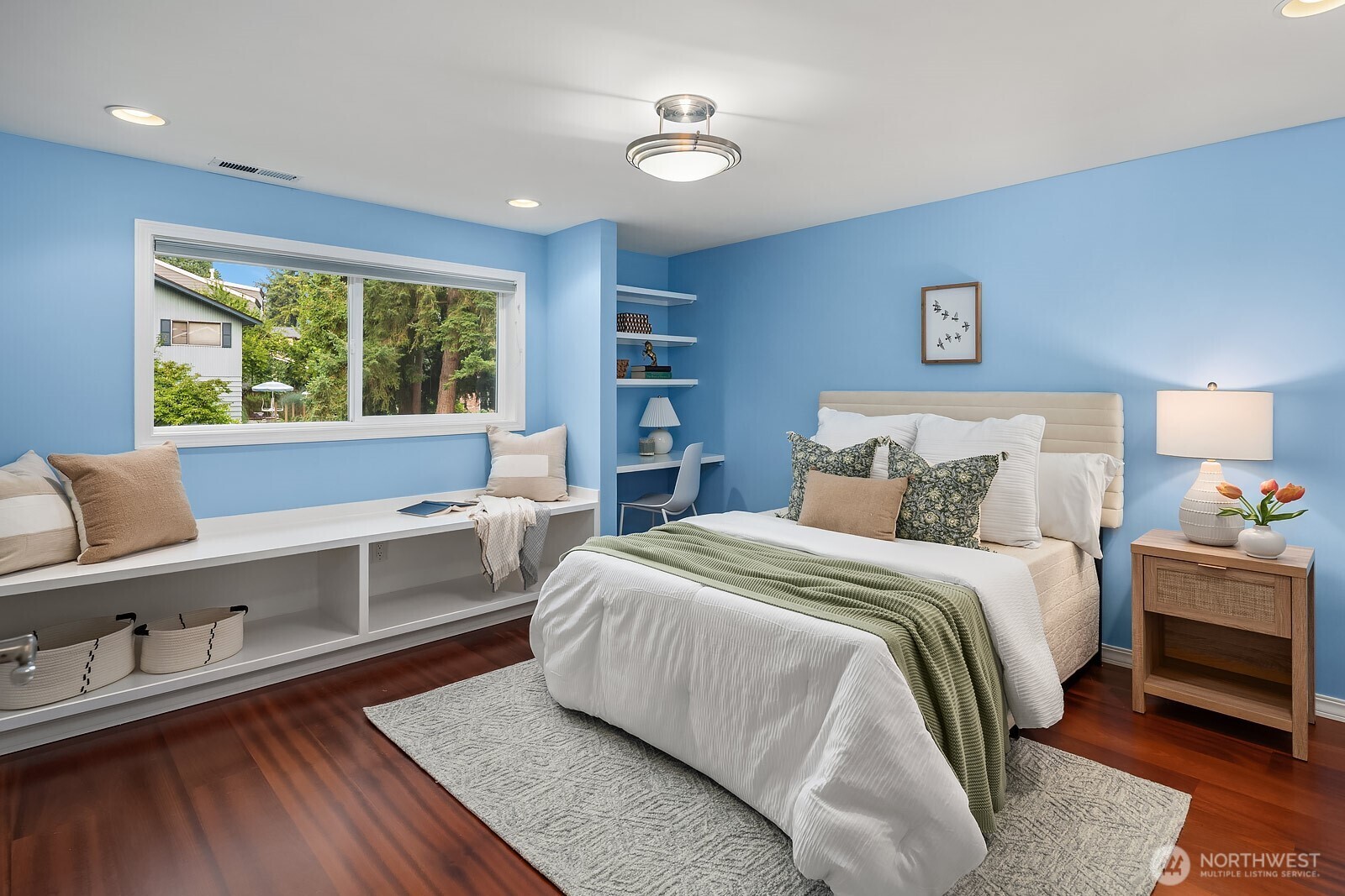 909 110th Avenue SE, Bellevue, WA 98004