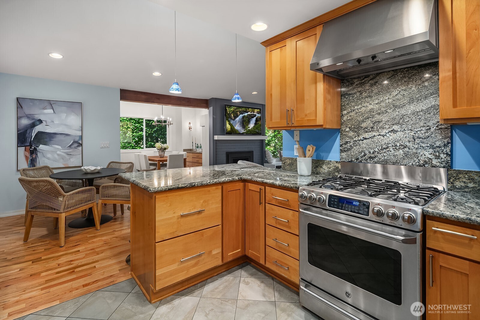 909 110th Avenue SE, Bellevue, WA 98004