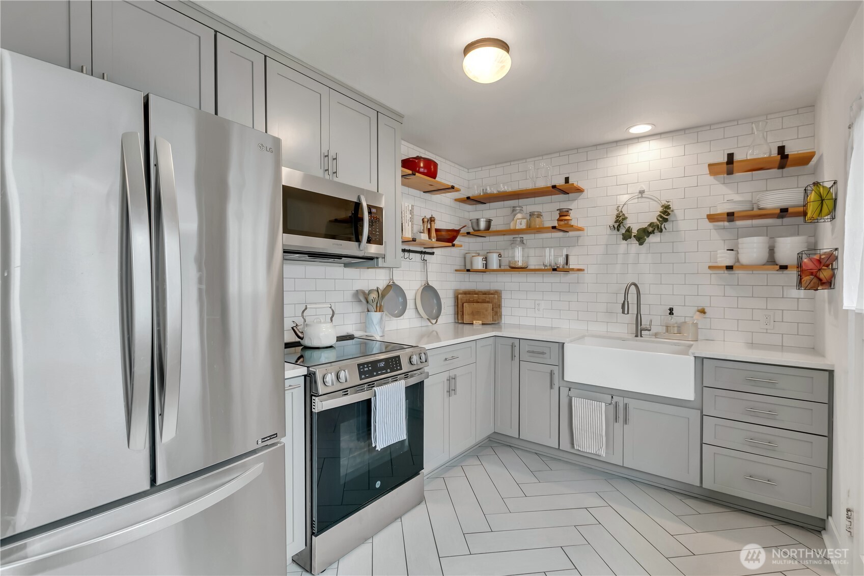 4609 N 18th Street , Tacoma, WA 98406