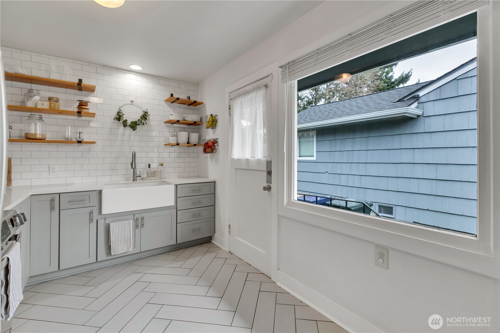 4609 N 18th Street , Tacoma, WA 98406