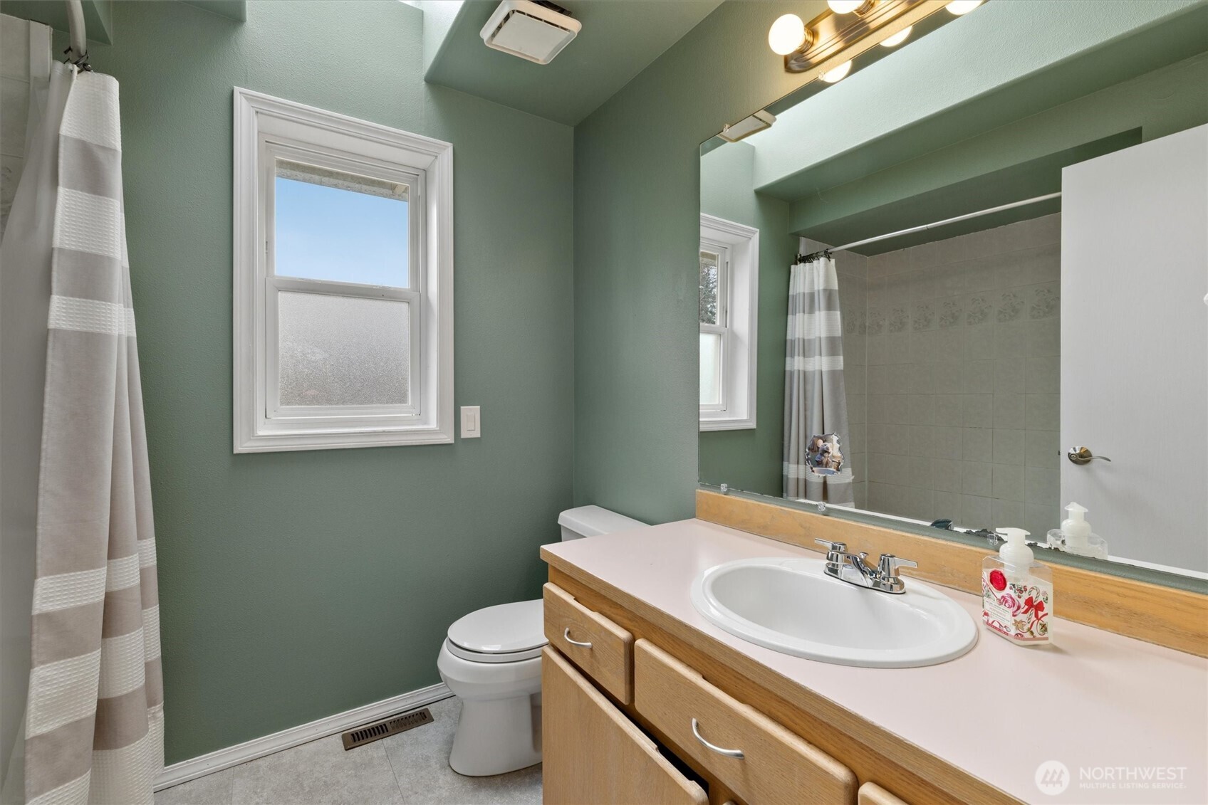 11413 SE 219th Place , Kent, WA 98031