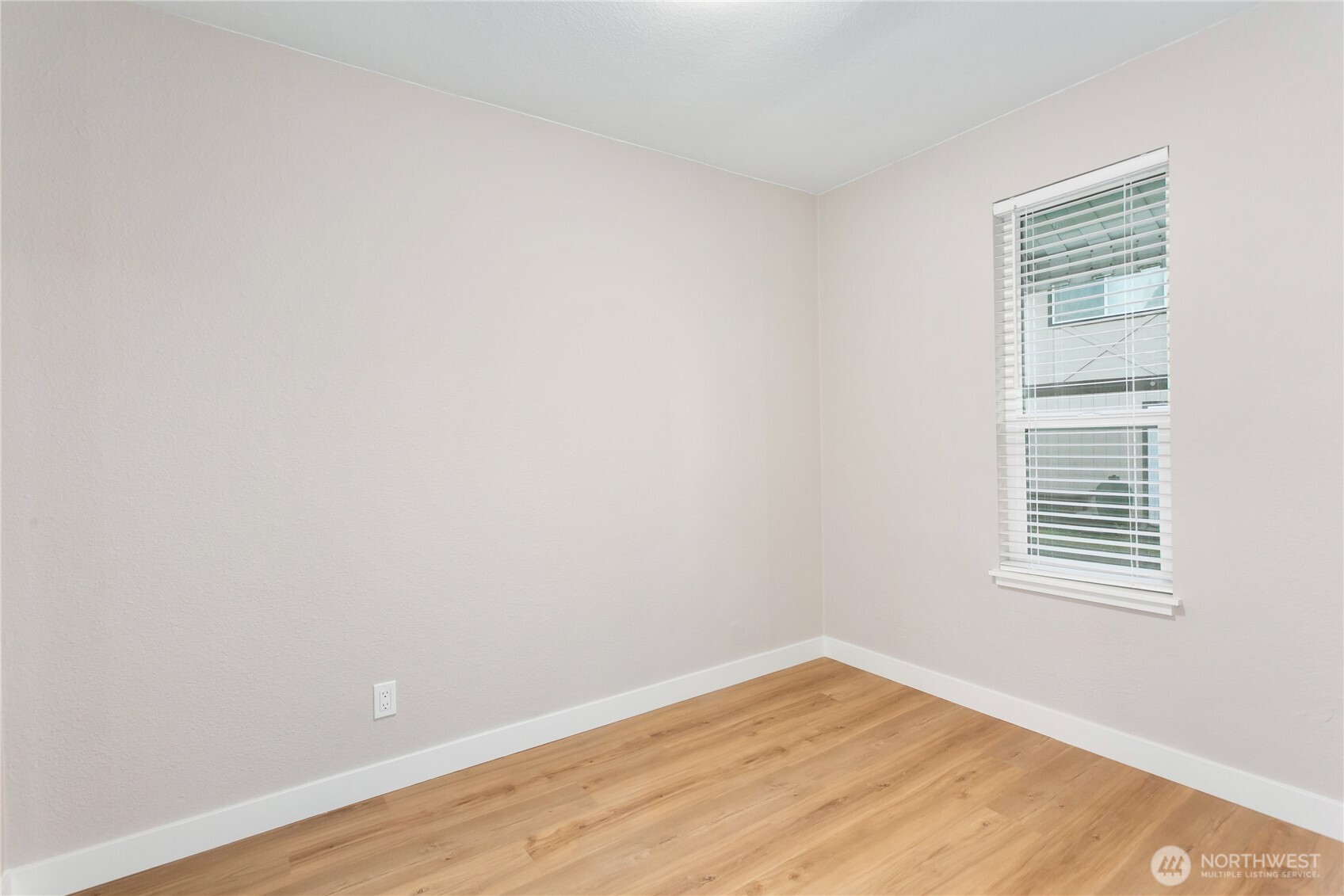 516 1/2 11th Street NW, Puyallup, WA 98371