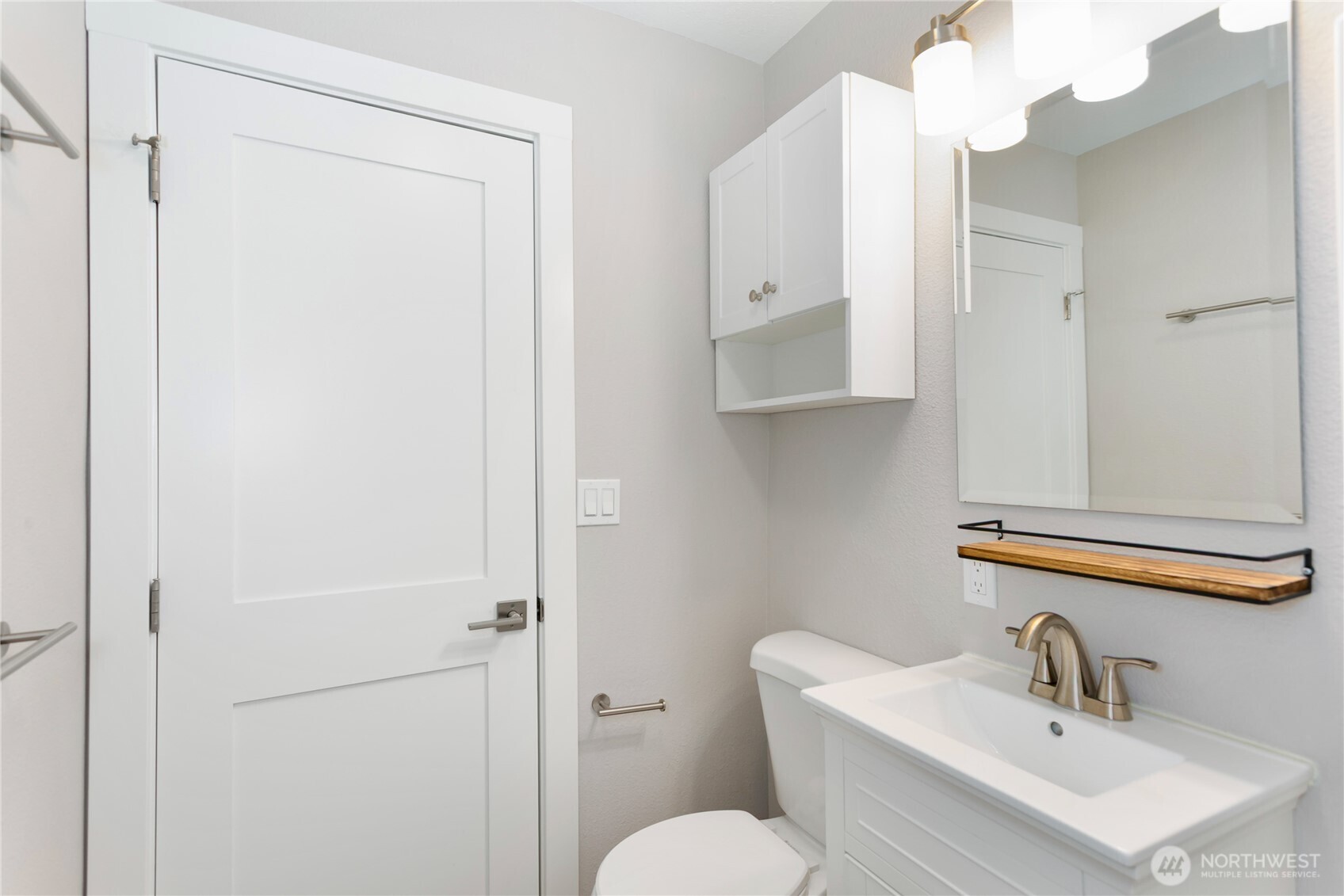 516 1/2 11th Street NW, Puyallup, WA 98371