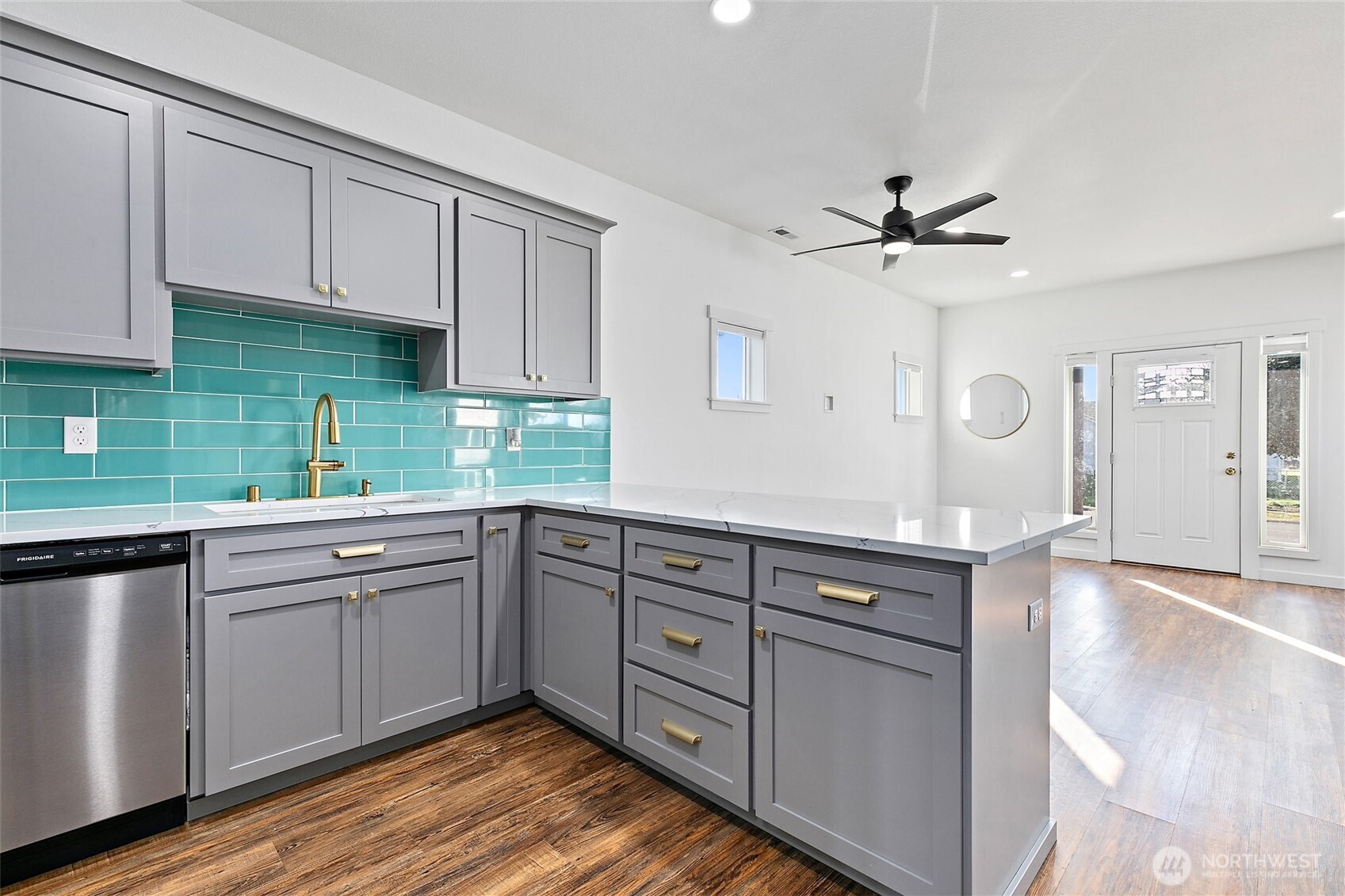 825 E 55th Street , Tacoma, WA 98404