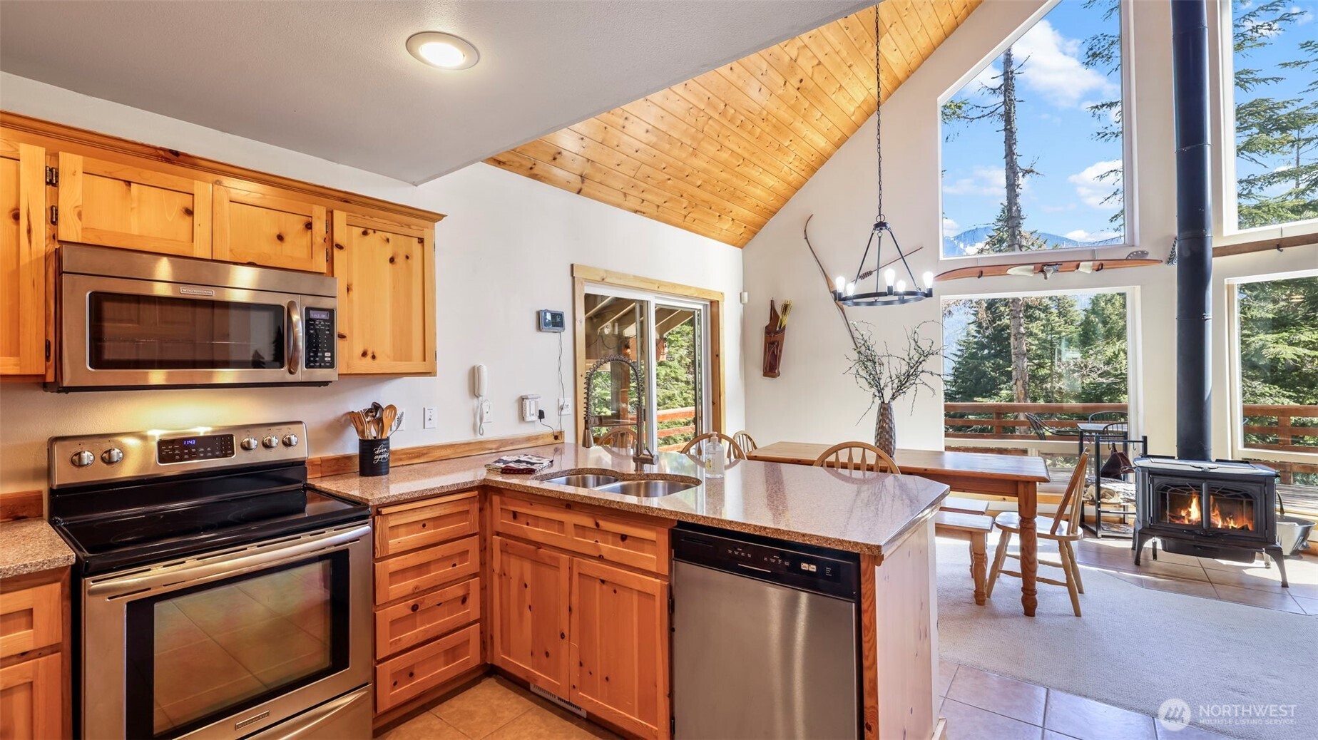 160 Innsbruck Drive , Snoqualmie Pass, WA 98068