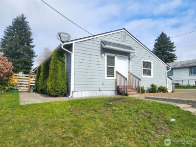 212 A&B Elm Street #A&B, Bremerton, WA 98310