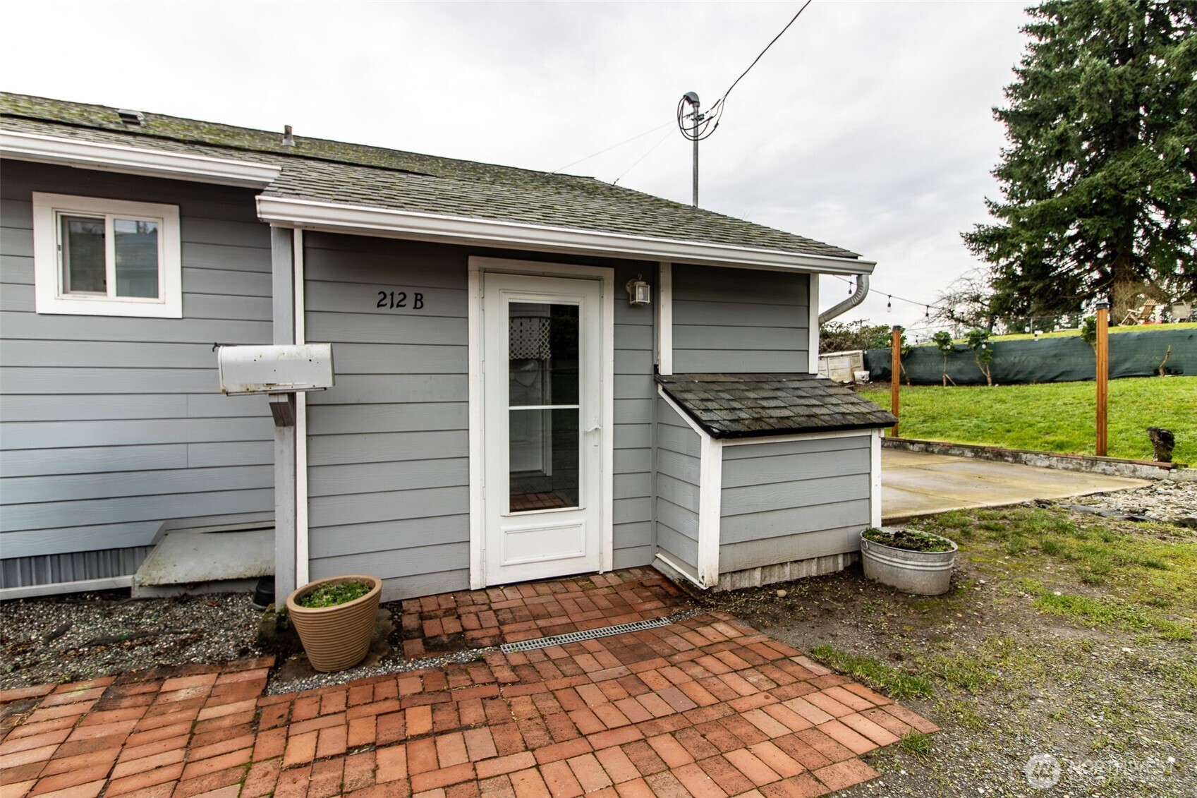 212 A&B Elm Street #A&B, Bremerton, WA 98310
