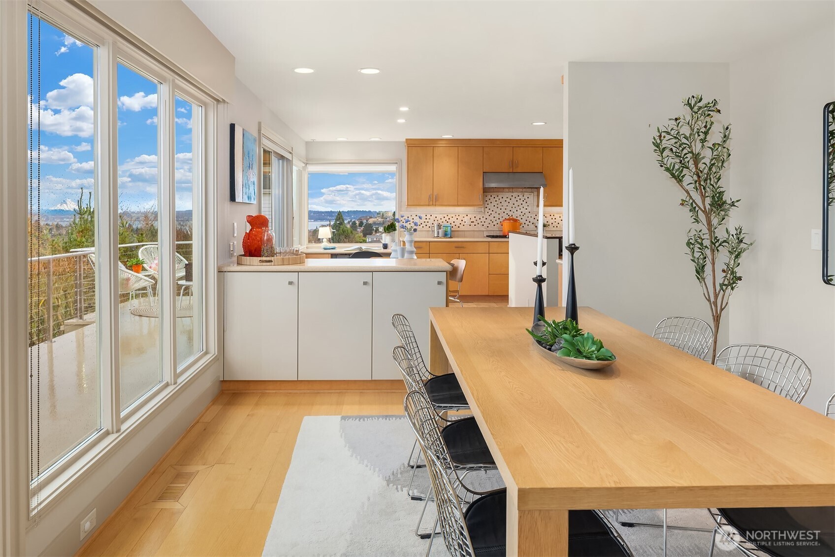 3026 38th Avenue W, Seattle, WA 98199