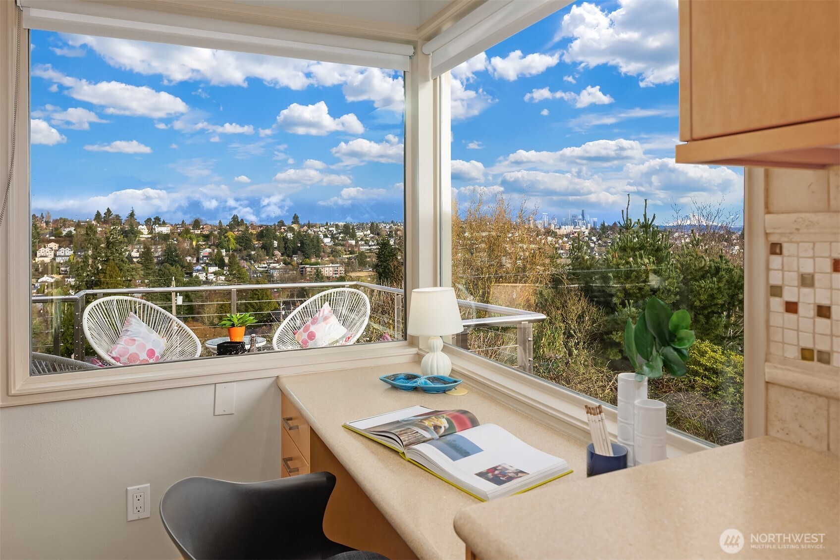 3026 38th Avenue W, Seattle, WA 98199