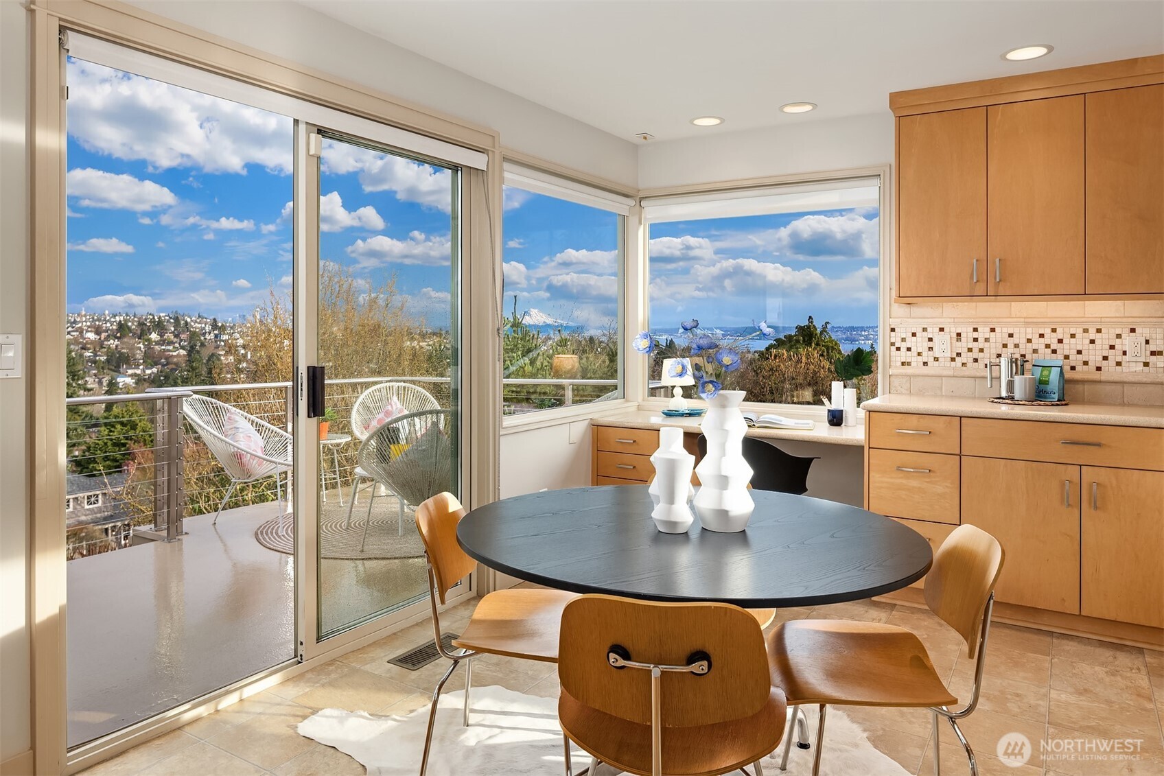 3026 38th Avenue W, Seattle, WA 98199