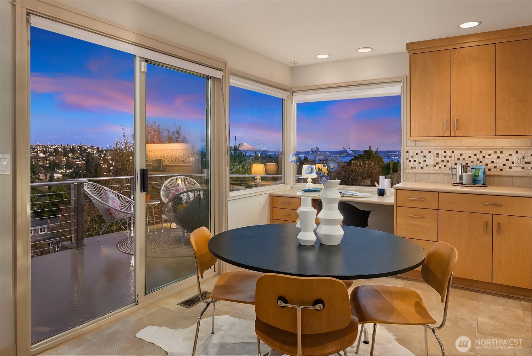 3026 38th Avenue W, Seattle, WA 98199