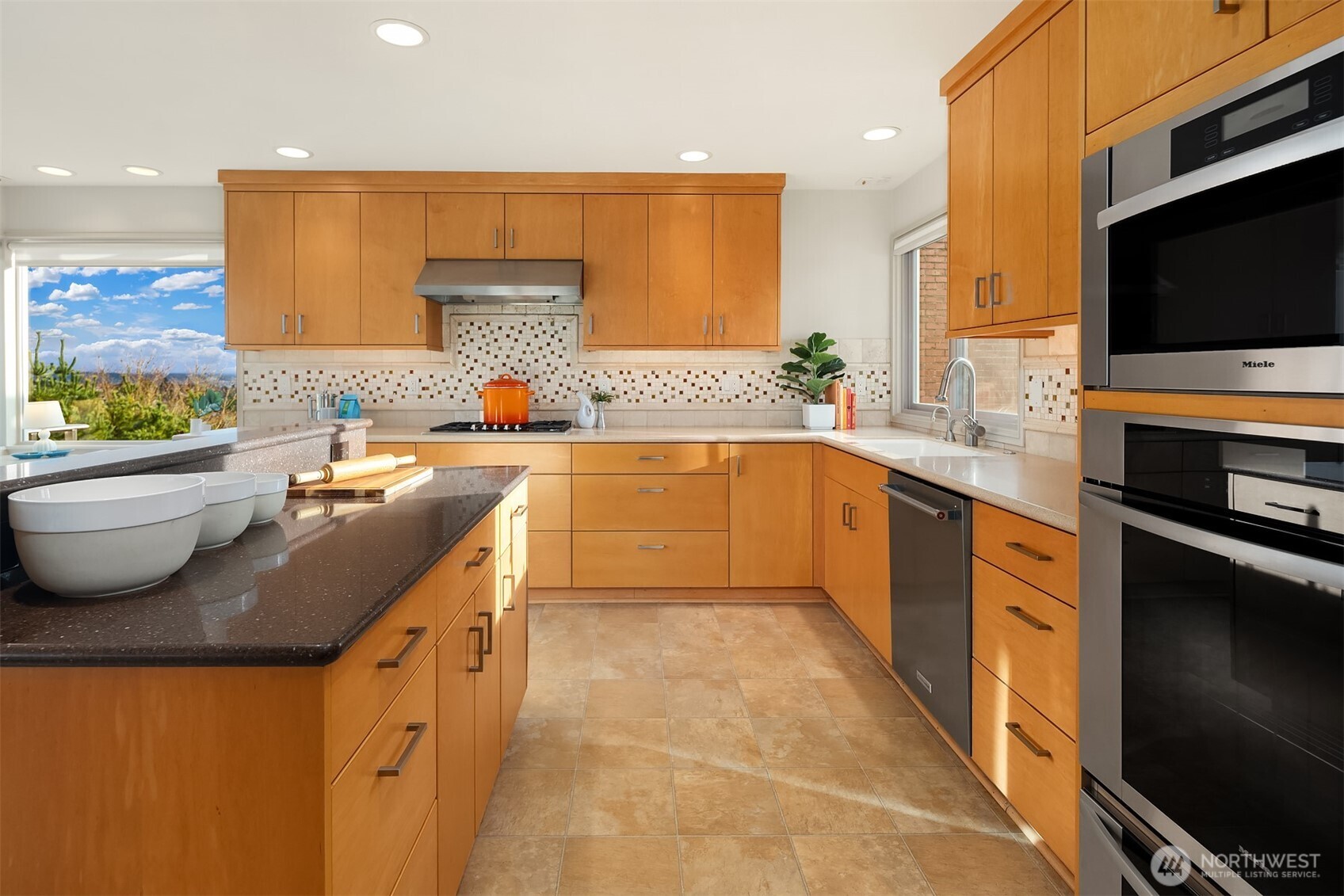 3026 38th Avenue W, Seattle, WA 98199