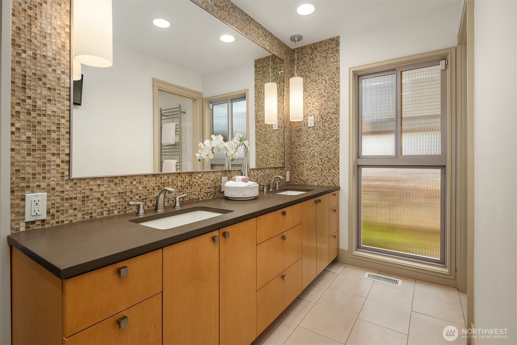 3026 38th Avenue W, Seattle, WA 98199