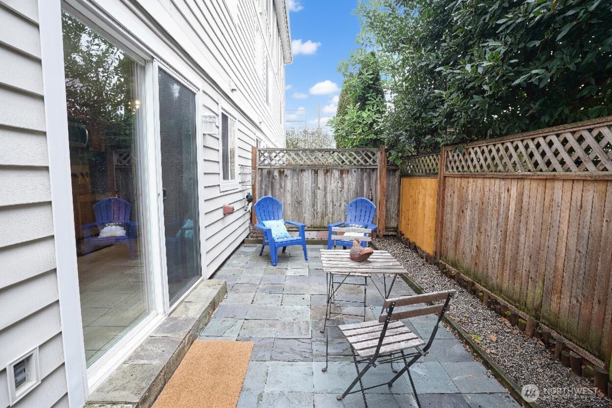 633 NW 85th Street #102, Seattle, WA 98117