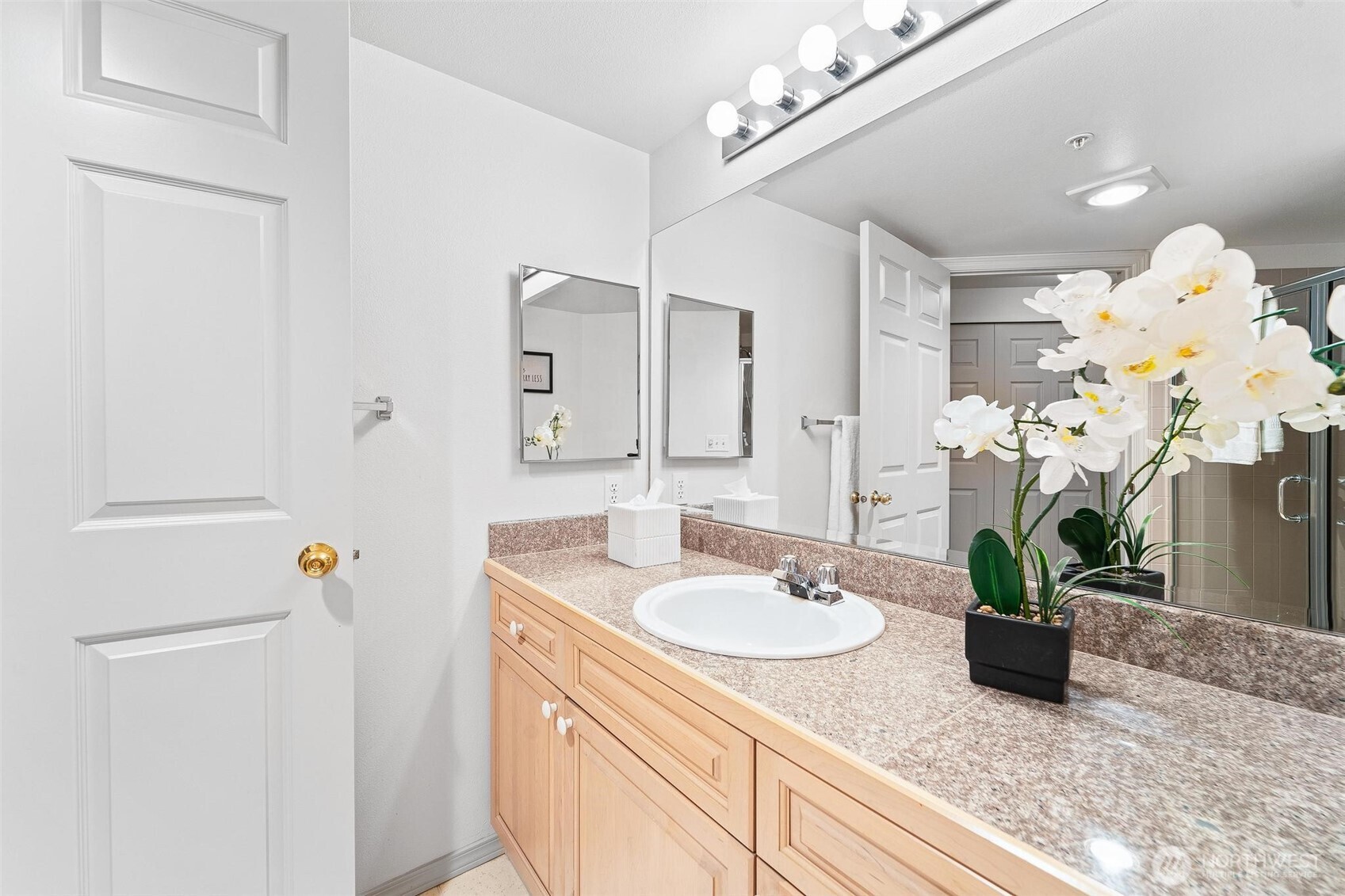 15020 Bothell Way NE #502, Lake Forest Park, WA 98155