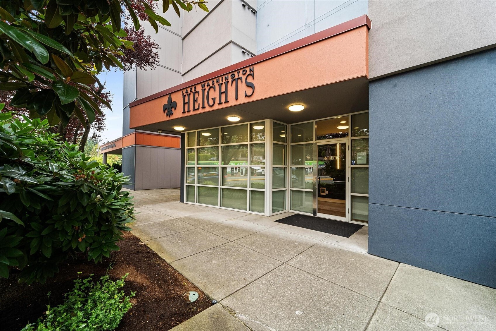15020 Bothell Way NE #502, Lake Forest Park, WA 98155