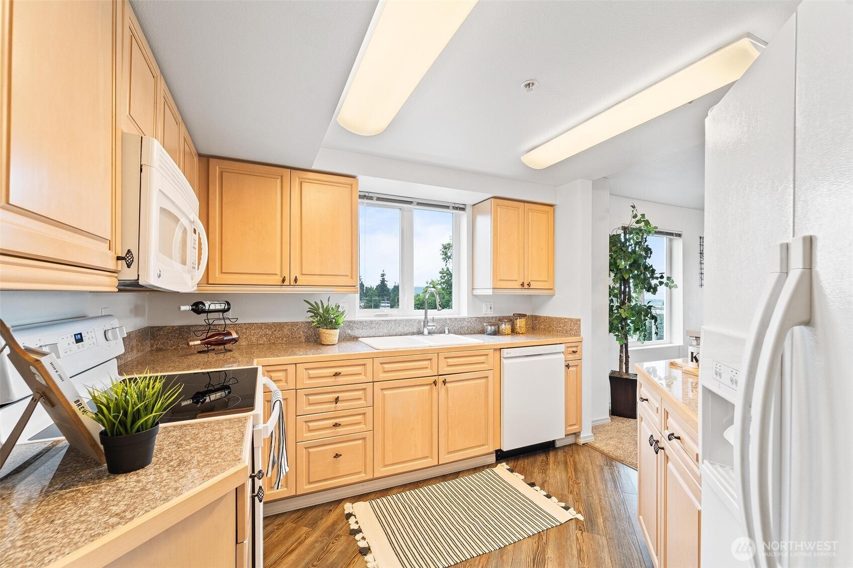 15020 Bothell Way NE #502, Lake Forest Park, WA 98155