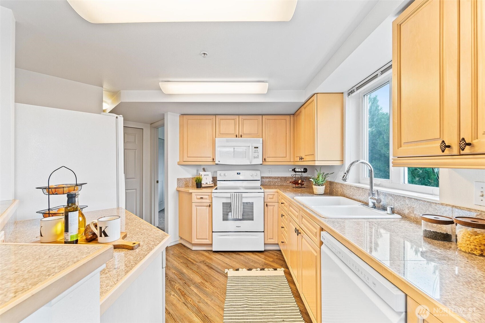 15020 Bothell Way NE #502, Lake Forest Park, WA 98155