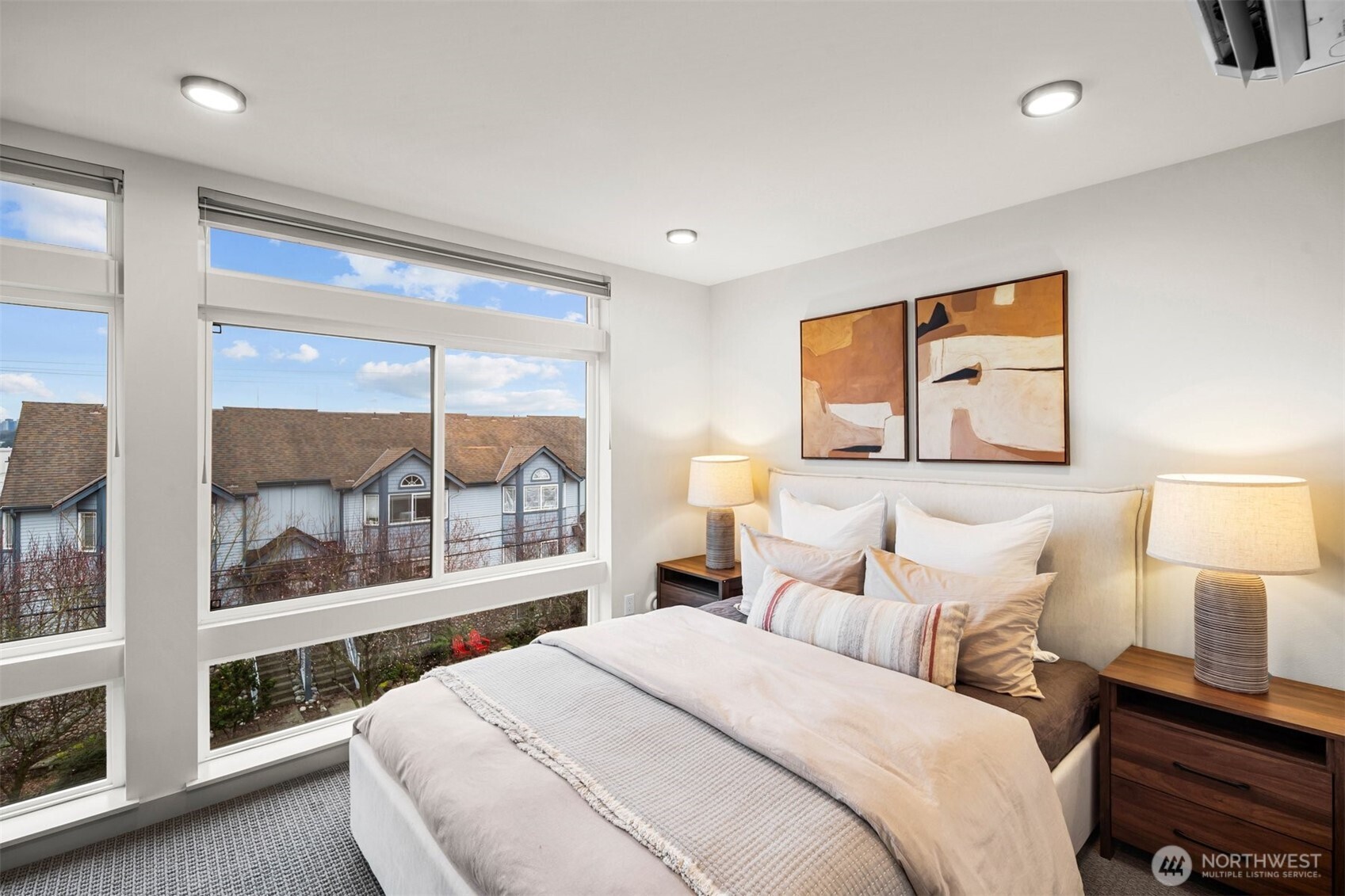 728 N 43rd Street , Seattle, WA 98103