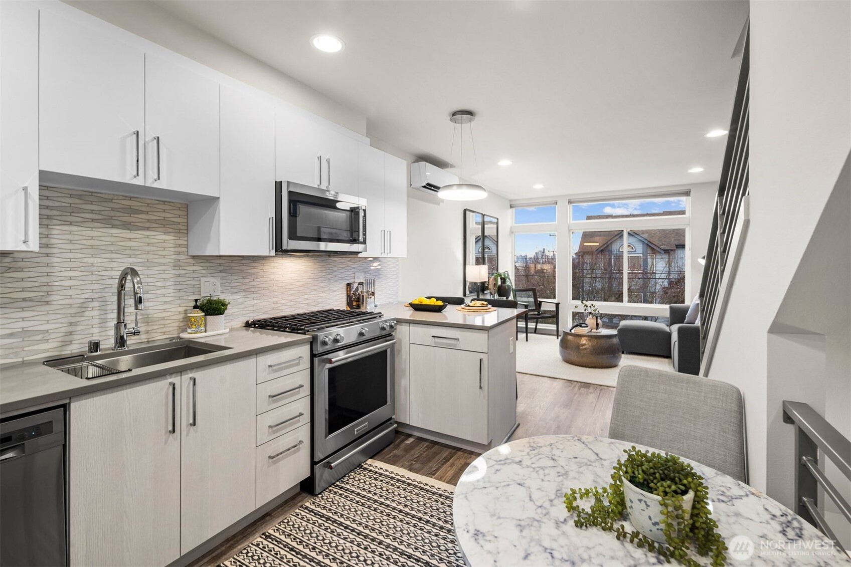 728 N 43rd Street , Seattle, WA 98103