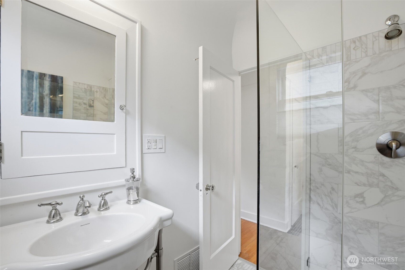 5401 S Angeline Street #102, Seattle, WA 98118-1534