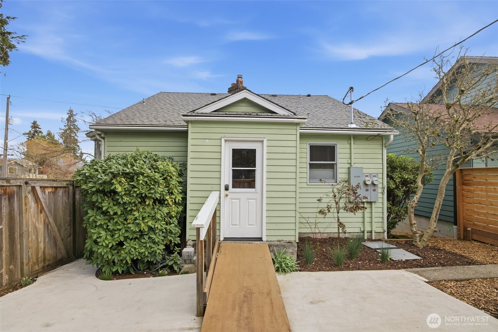 5401 S Angeline Street #102, Seattle, WA 98118-1534