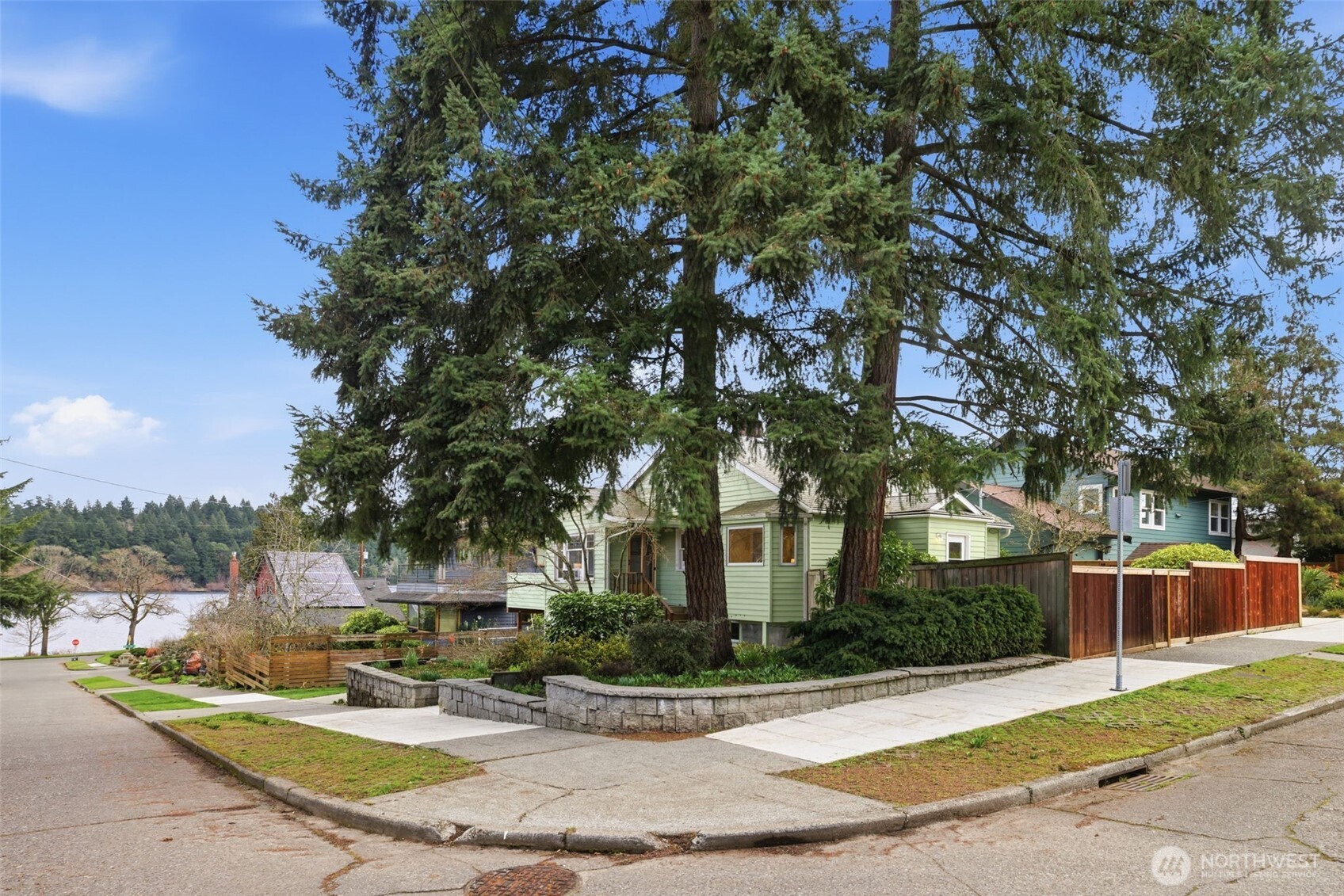 5401 S Angeline Street #102, Seattle, WA 98118-1534