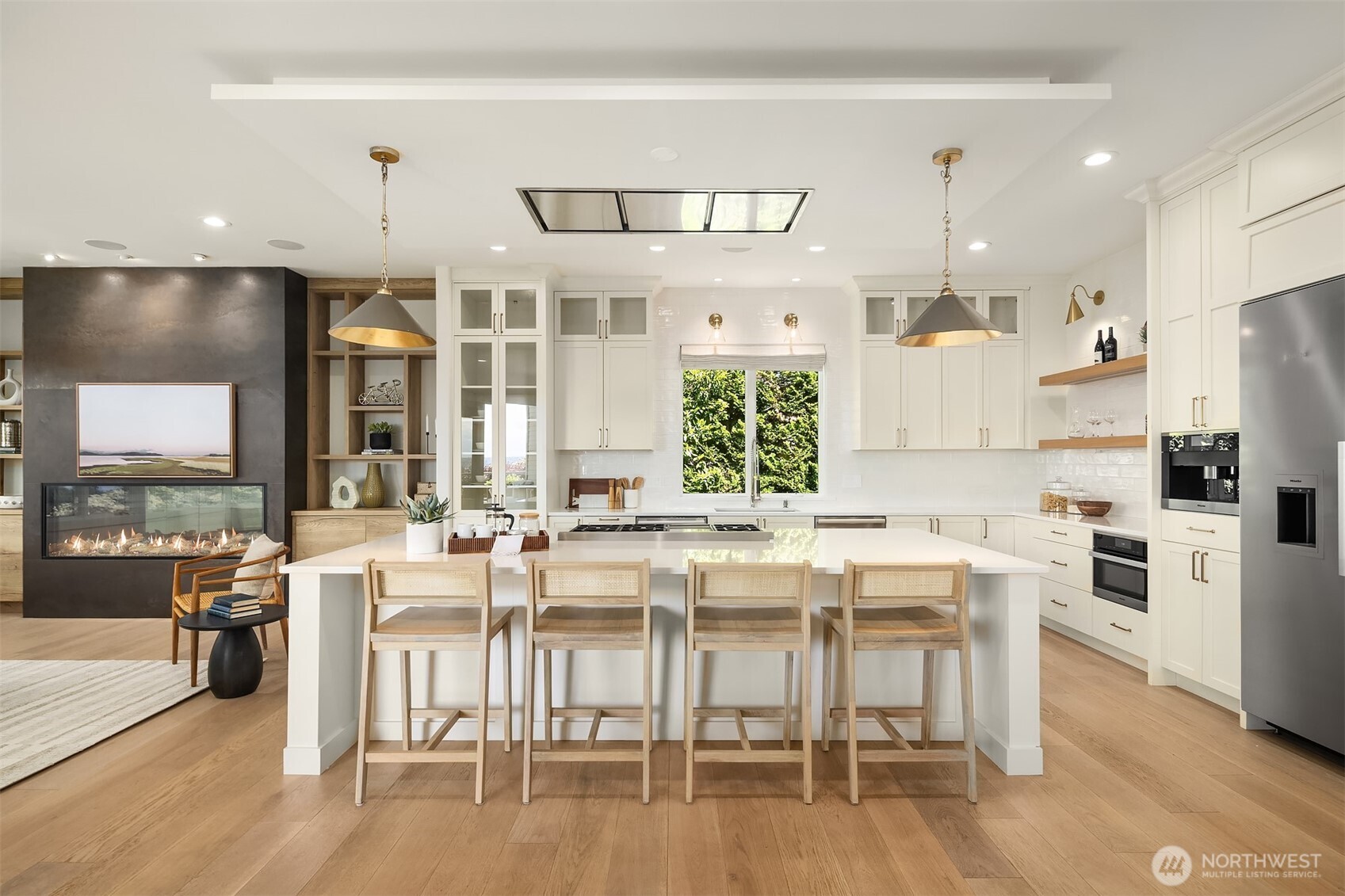 9234 NE 25th Street , Clyde Hill, WA 98004