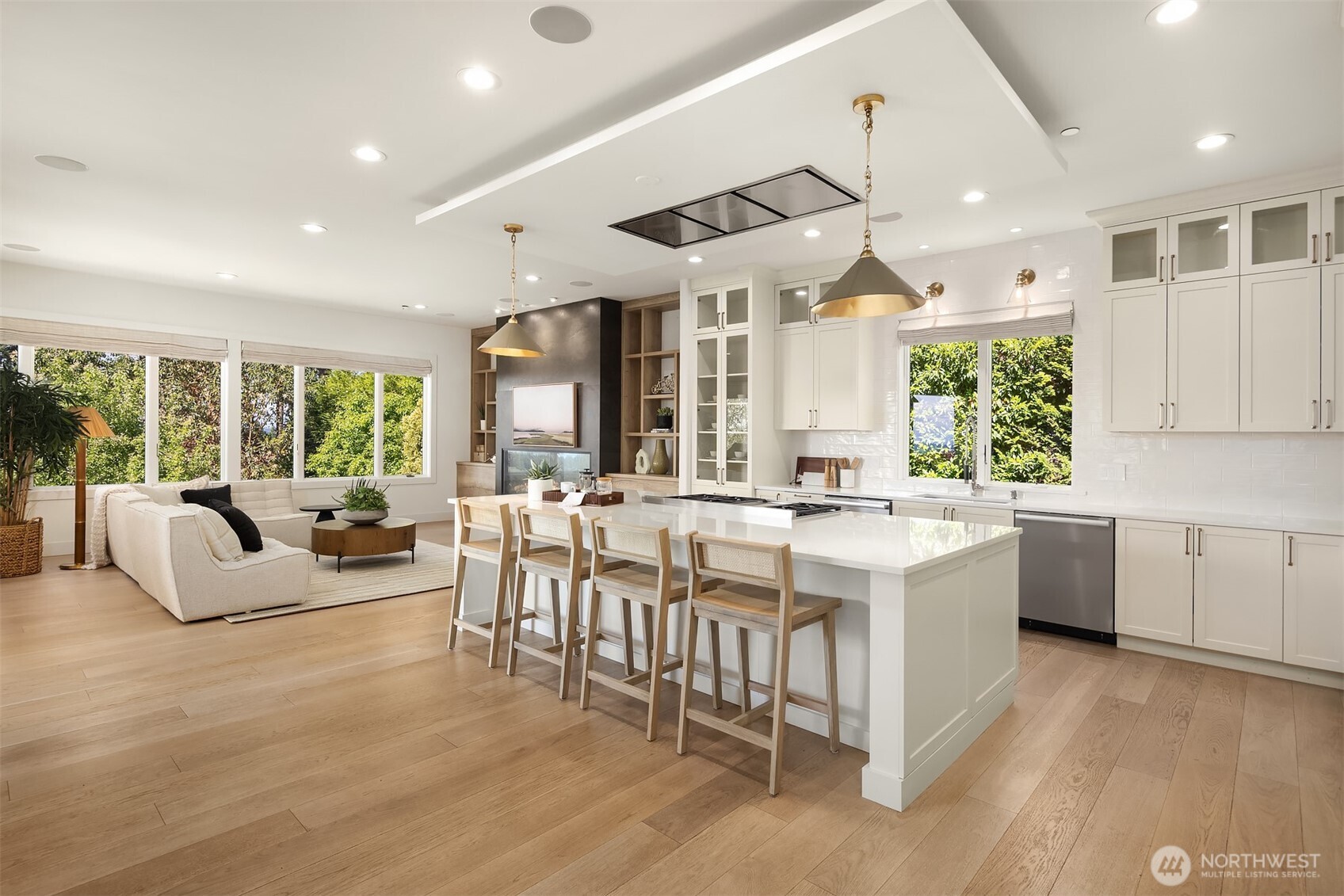 9234 NE 25th Street , Clyde Hill, WA 98004