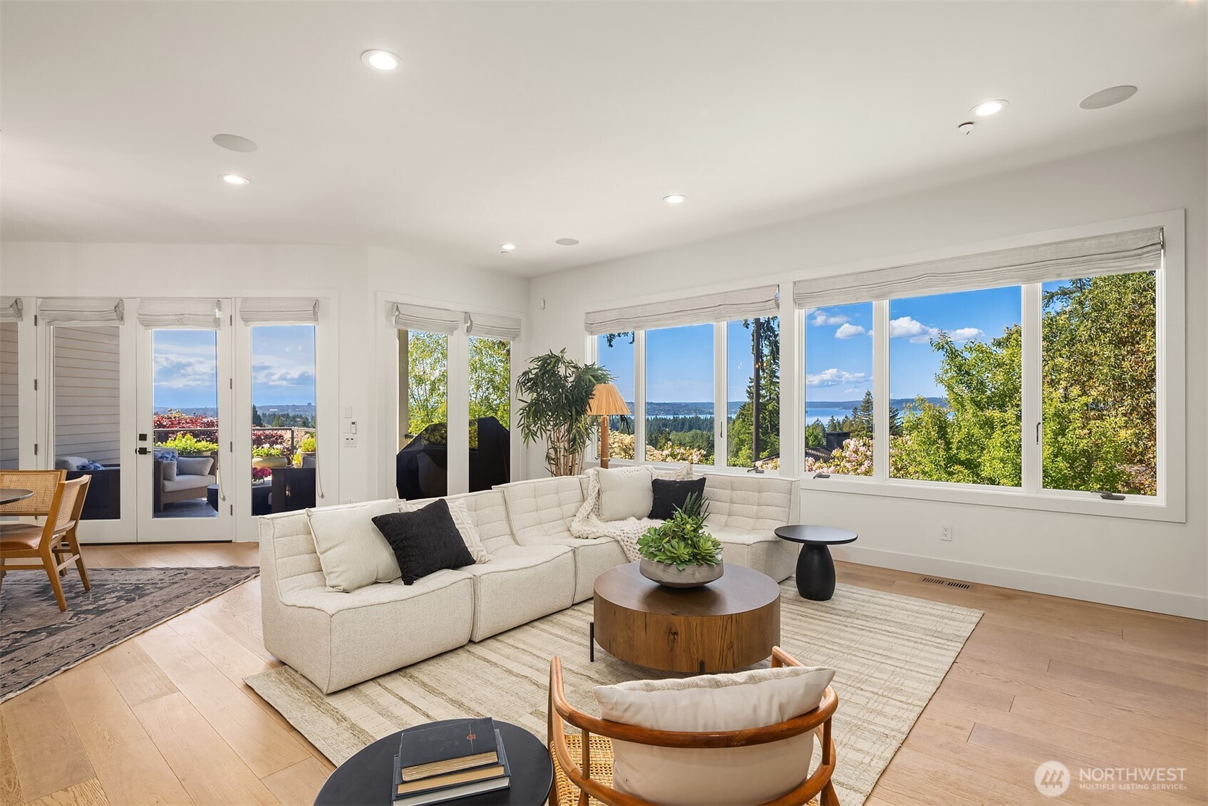 9234 NE 25th Street , Clyde Hill, WA 98004