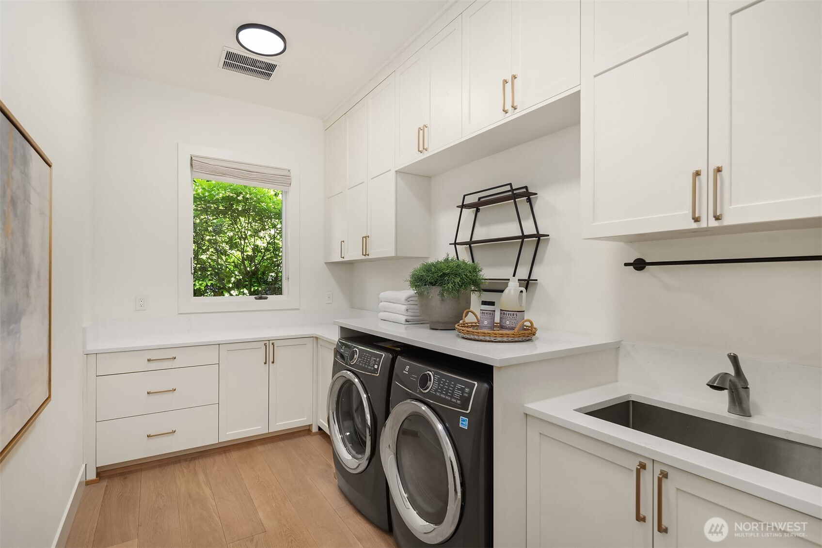 9234 NE 25th Street , Clyde Hill, WA 98004