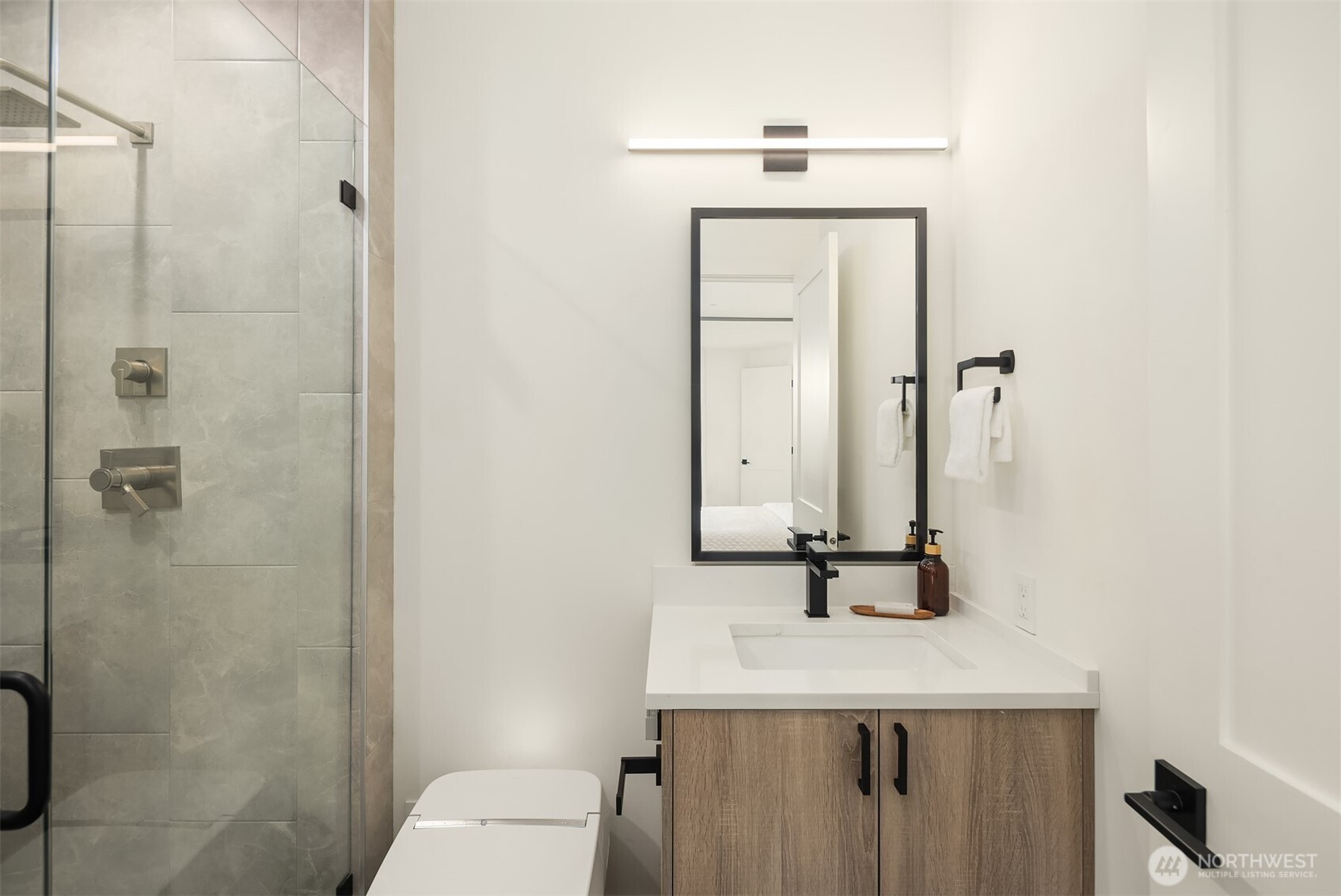 9234 NE 25th Street , Clyde Hill, WA 98004