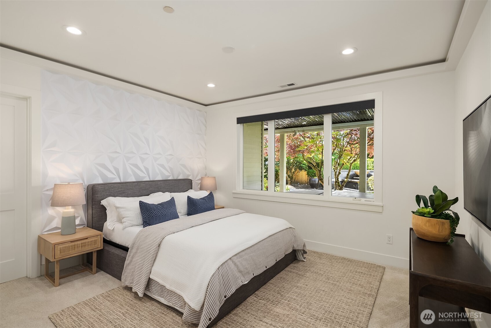 9234 NE 25th Street , Clyde Hill, WA 98004