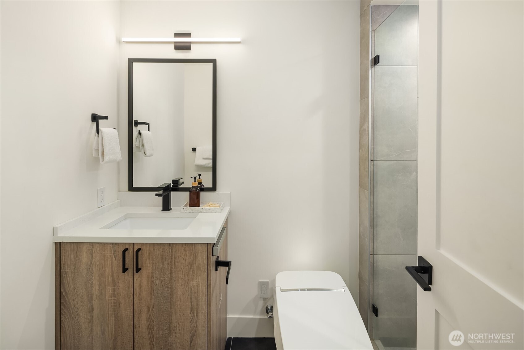 9234 NE 25th Street , Clyde Hill, WA 98004