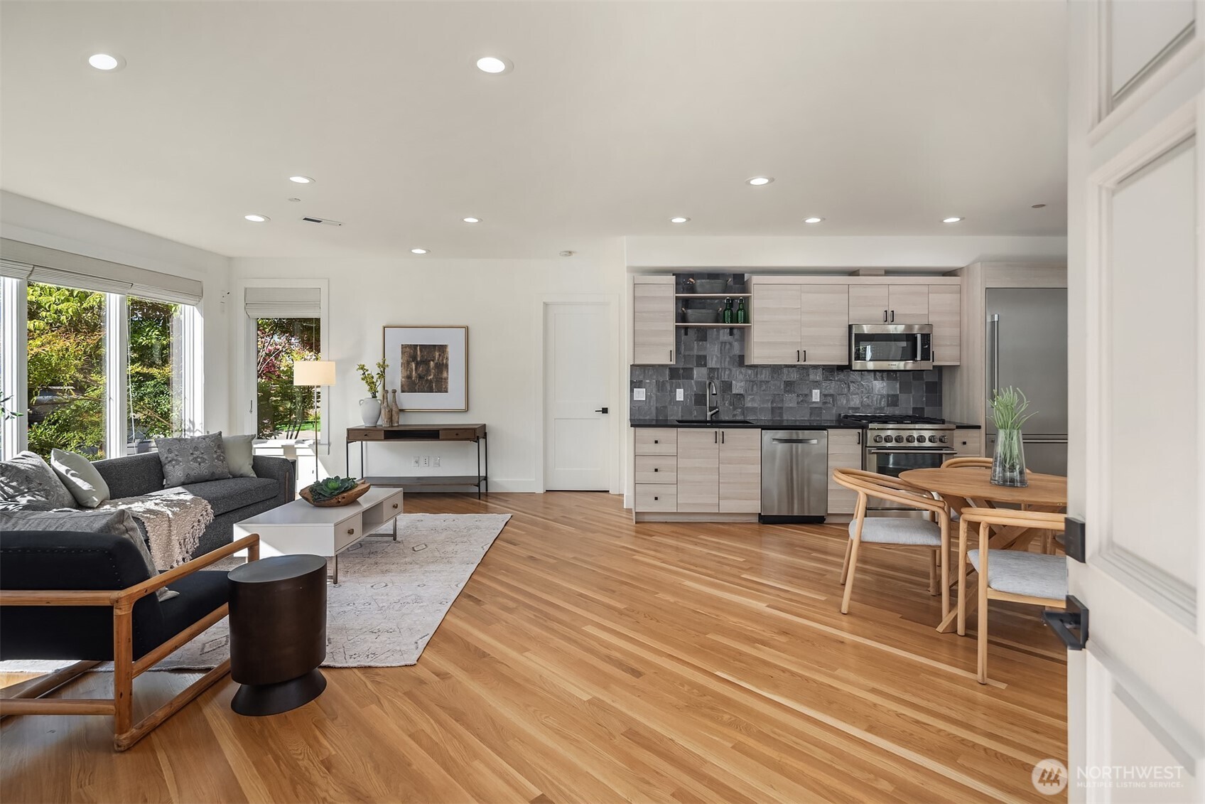 9234 NE 25th Street , Clyde Hill, WA 98004