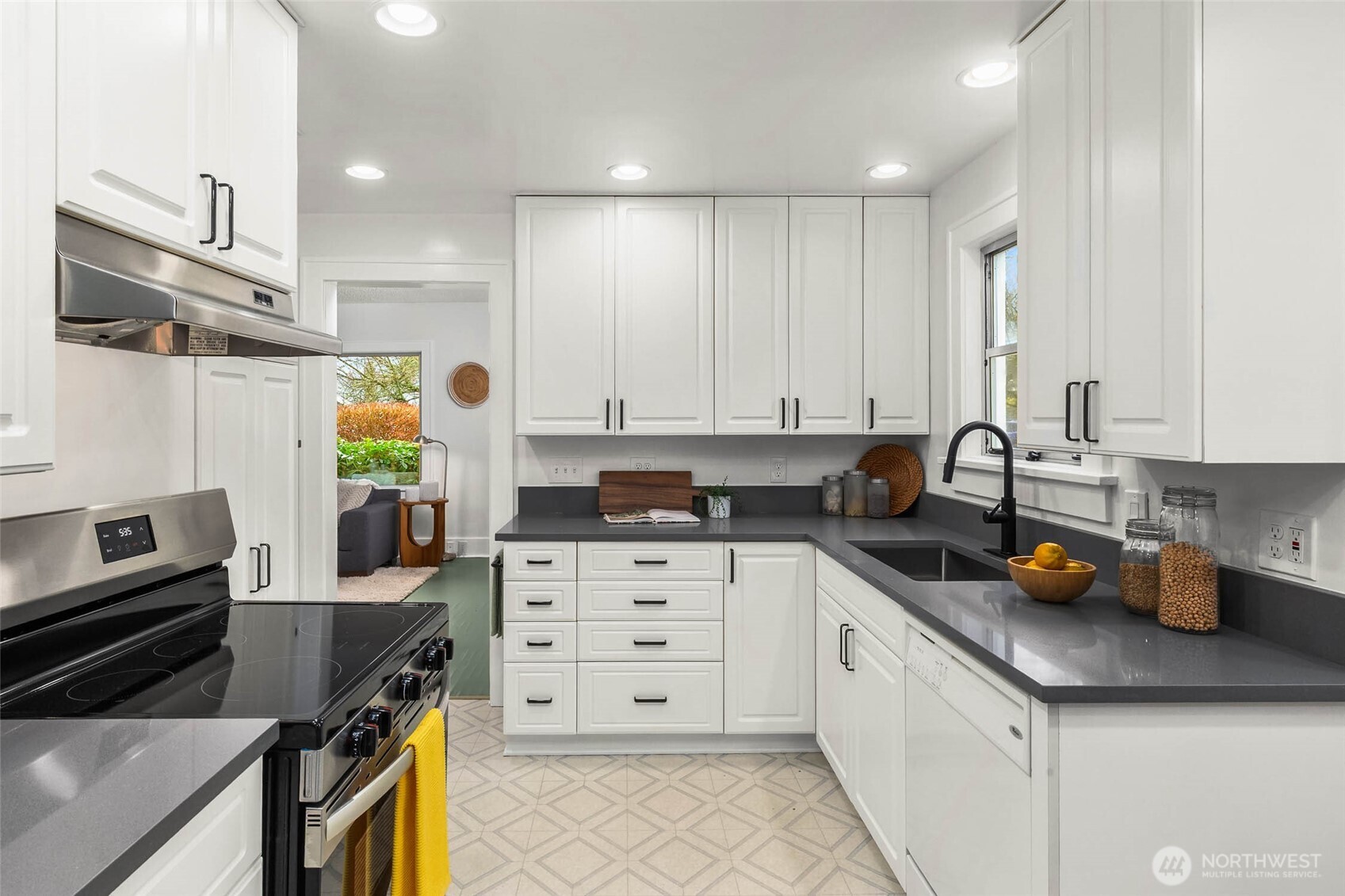 543 N 81st Street , Seattle, WA 98103