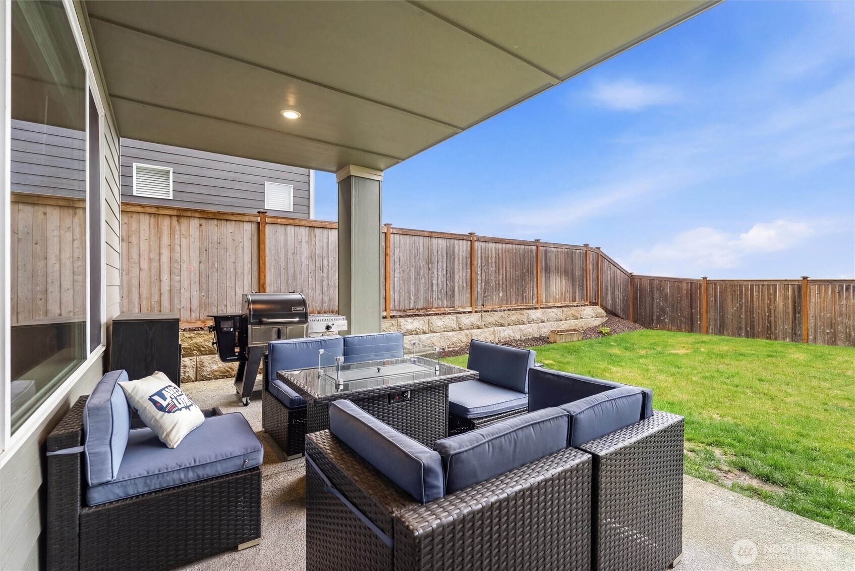 1323 Baker Heights Loop , Bremerton, WA 98312