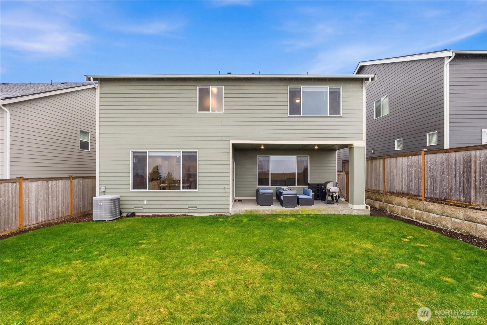 1323 Baker Heights Loop , Bremerton, WA 98312