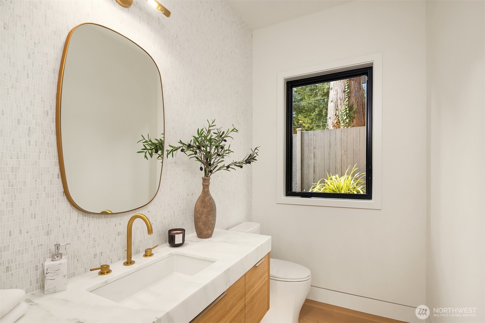 7611 NE 12th Street , Medina, WA 98039