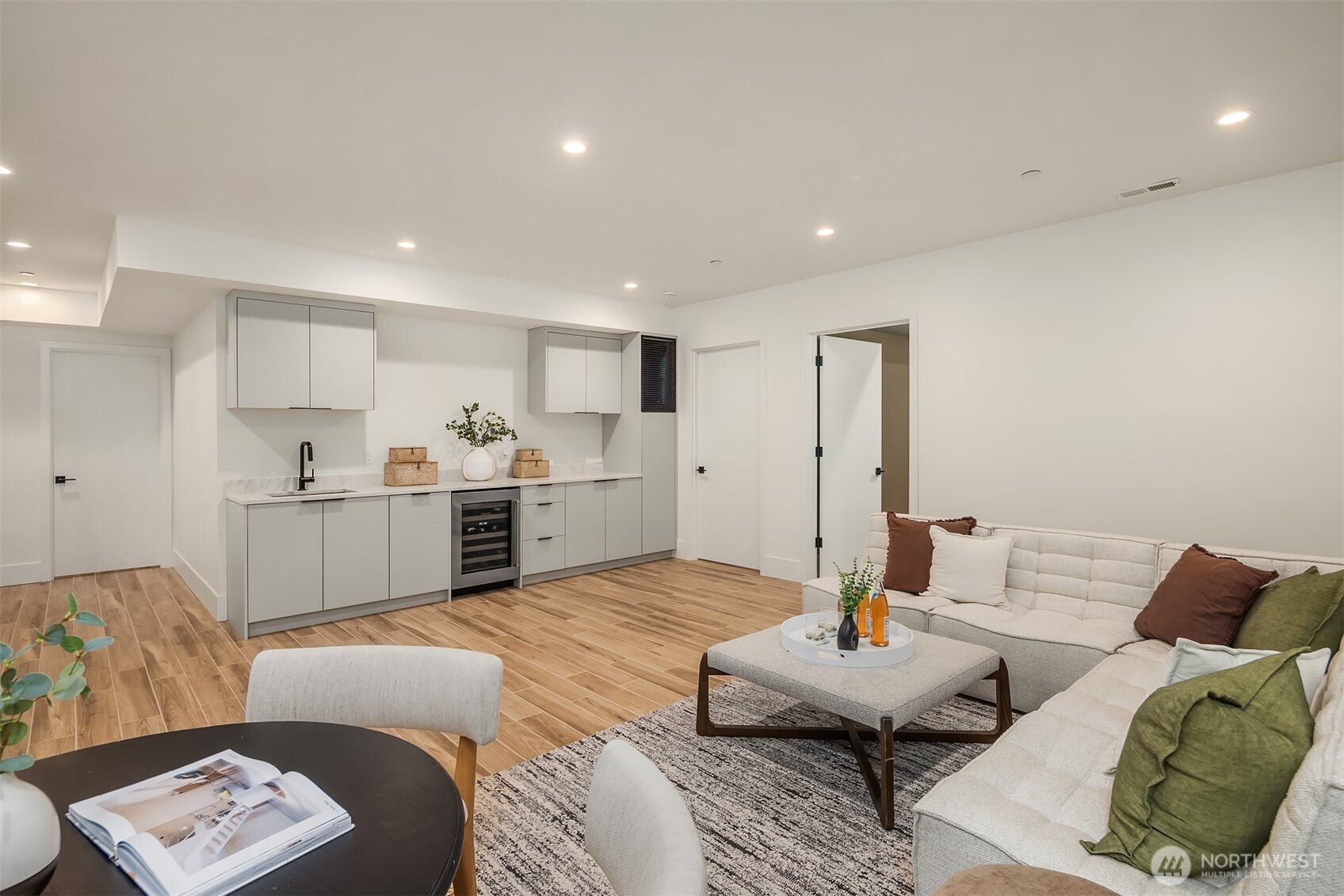 7611 NE 12th Street , Medina, WA 98039