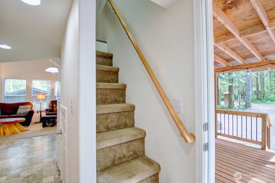 20 Goldrush Road , Deming, WA 98244