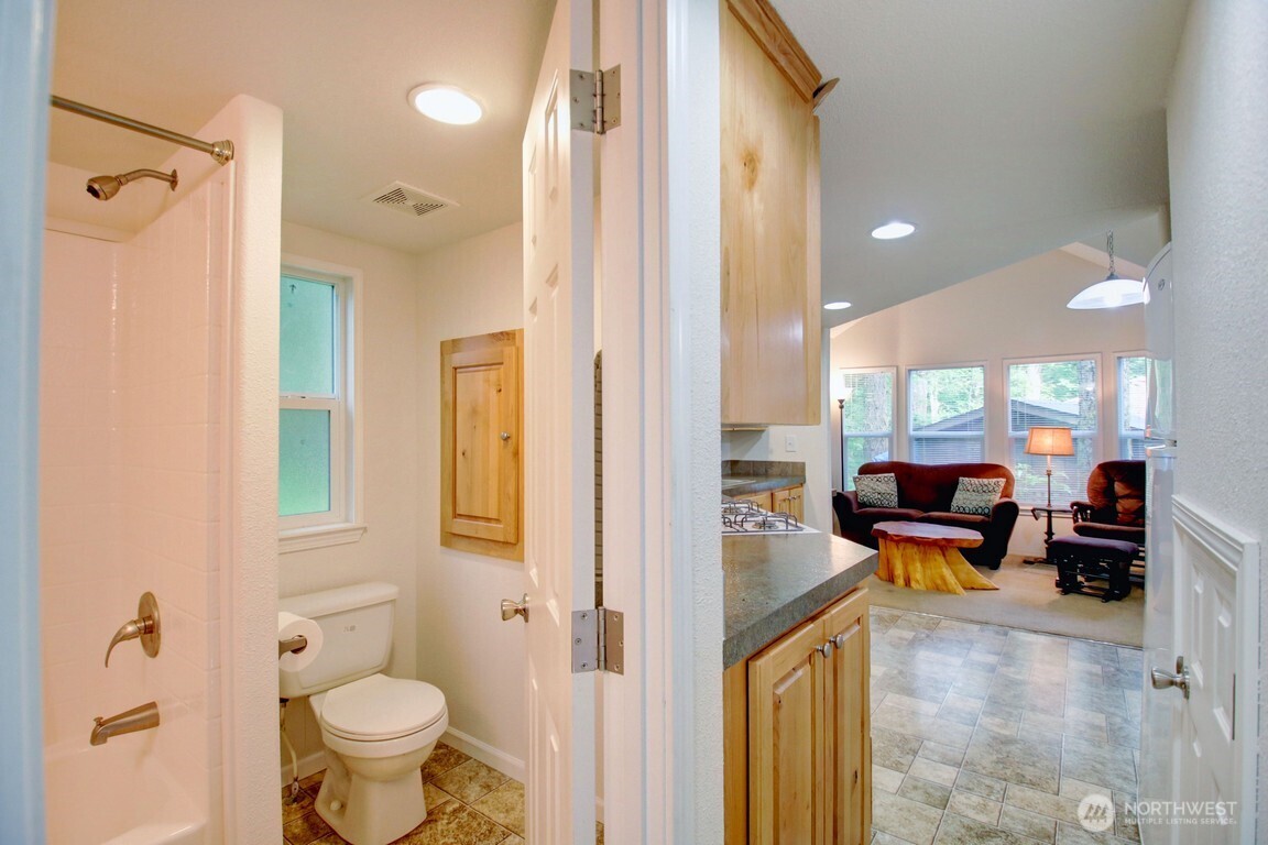 20 Goldrush Road , Deming, WA 98244