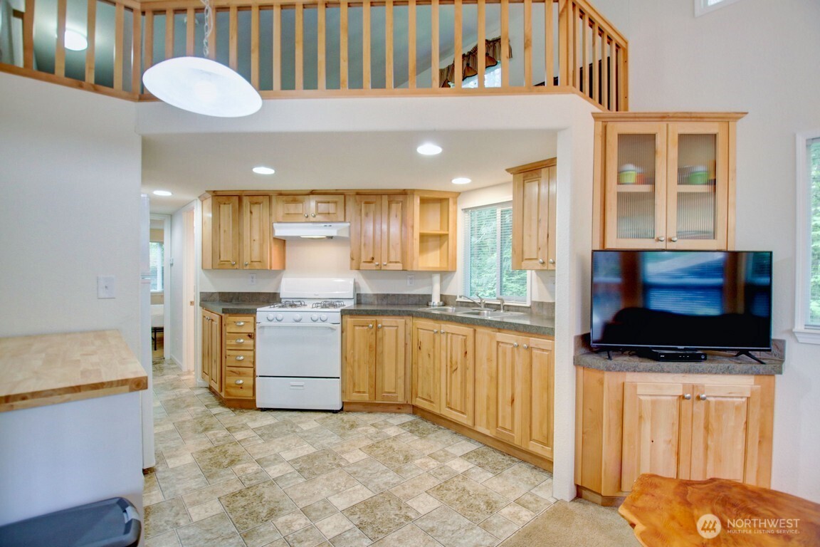 20 Goldrush Road , Deming, WA 98244