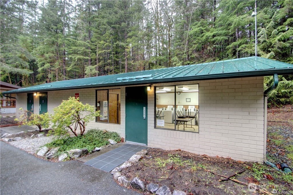 20 Goldrush Road , Deming, WA 98244