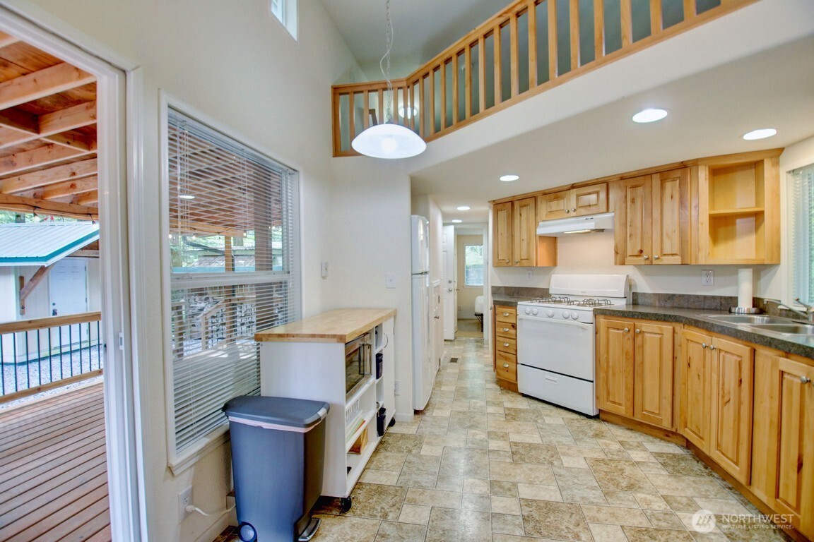 20 Goldrush Road , Deming, WA 98244