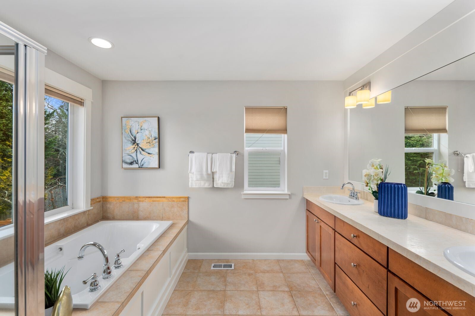 5620 NE 6th Place , Renton, WA 98059-4983