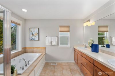 5620 NE 6th Place , Renton, WA 98059-4983 - Photo 22