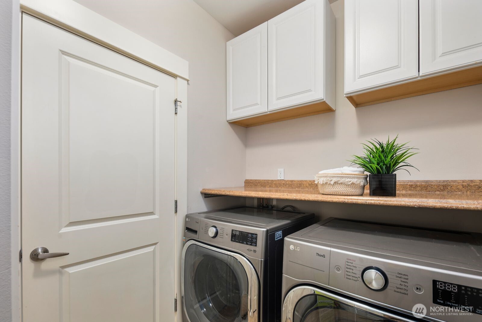 5620 NE 6th Place , Renton, WA 98059-4983