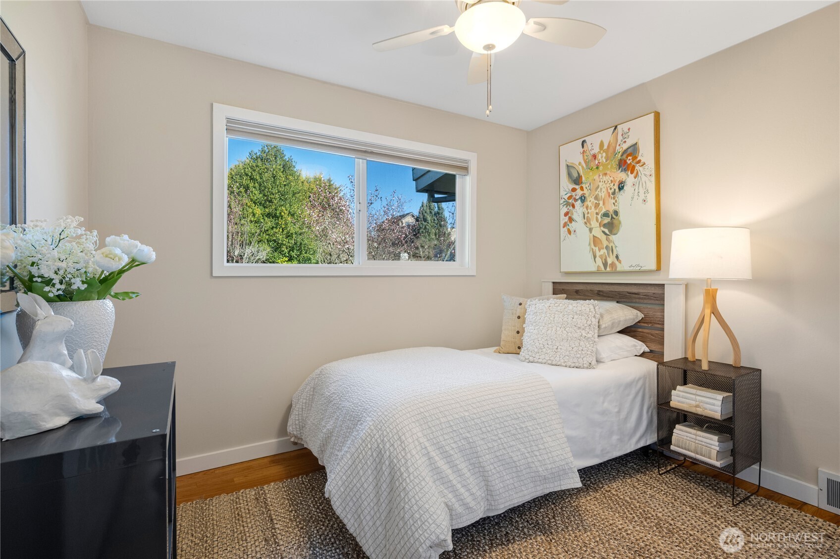 2415 W McGraw Street , Seattle, WA 98199